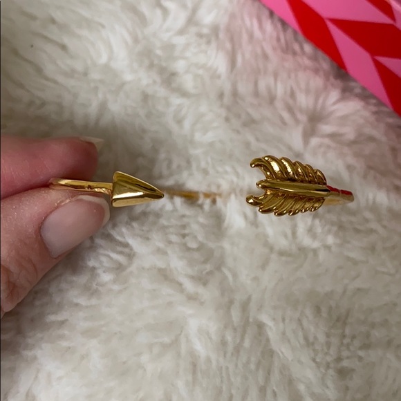 ➡️➡️ Stella and Dot Gilded Arrow Bangle - Picture 8 of 11